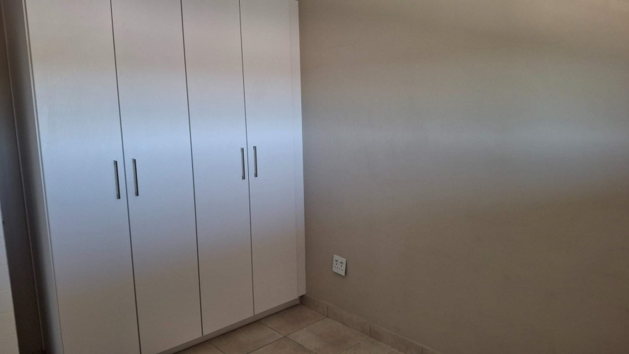 2 Bedroom Property for Sale in Oakglen Western Cape